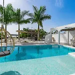 Villa Villa8 *
