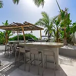 Villa8 *