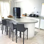 Villa8 *