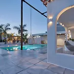 Villa8 *