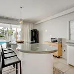 Villa8 *